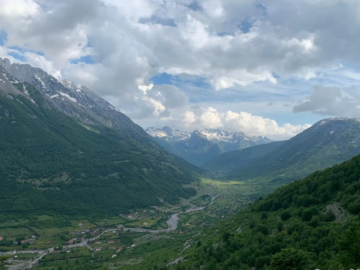 Boga Alpine Resort 0*, Boge Albanie