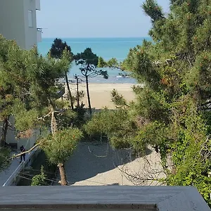 Appart hôtel Arberia, Kryemëdhej
